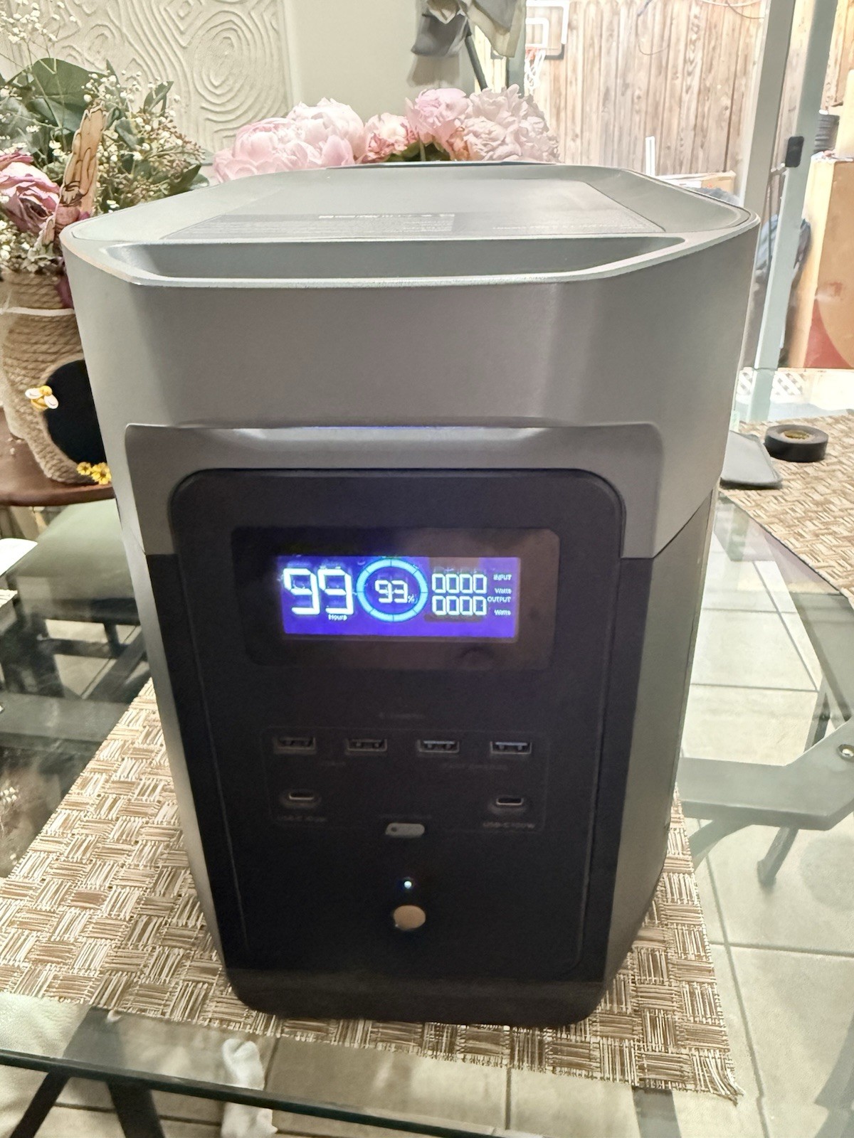 EcoFlow DELTA Max Portable Charger/Inverter 120V 1800-2000W AC/DC LCD