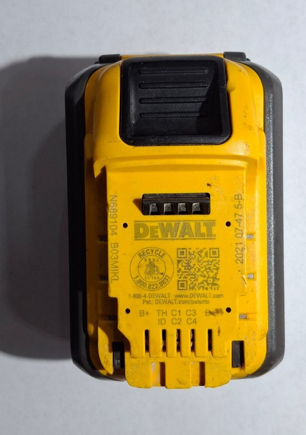 Dewalt Dcb609 Flexvolt 20v/60v 9AH Battery For Parts Or Repair