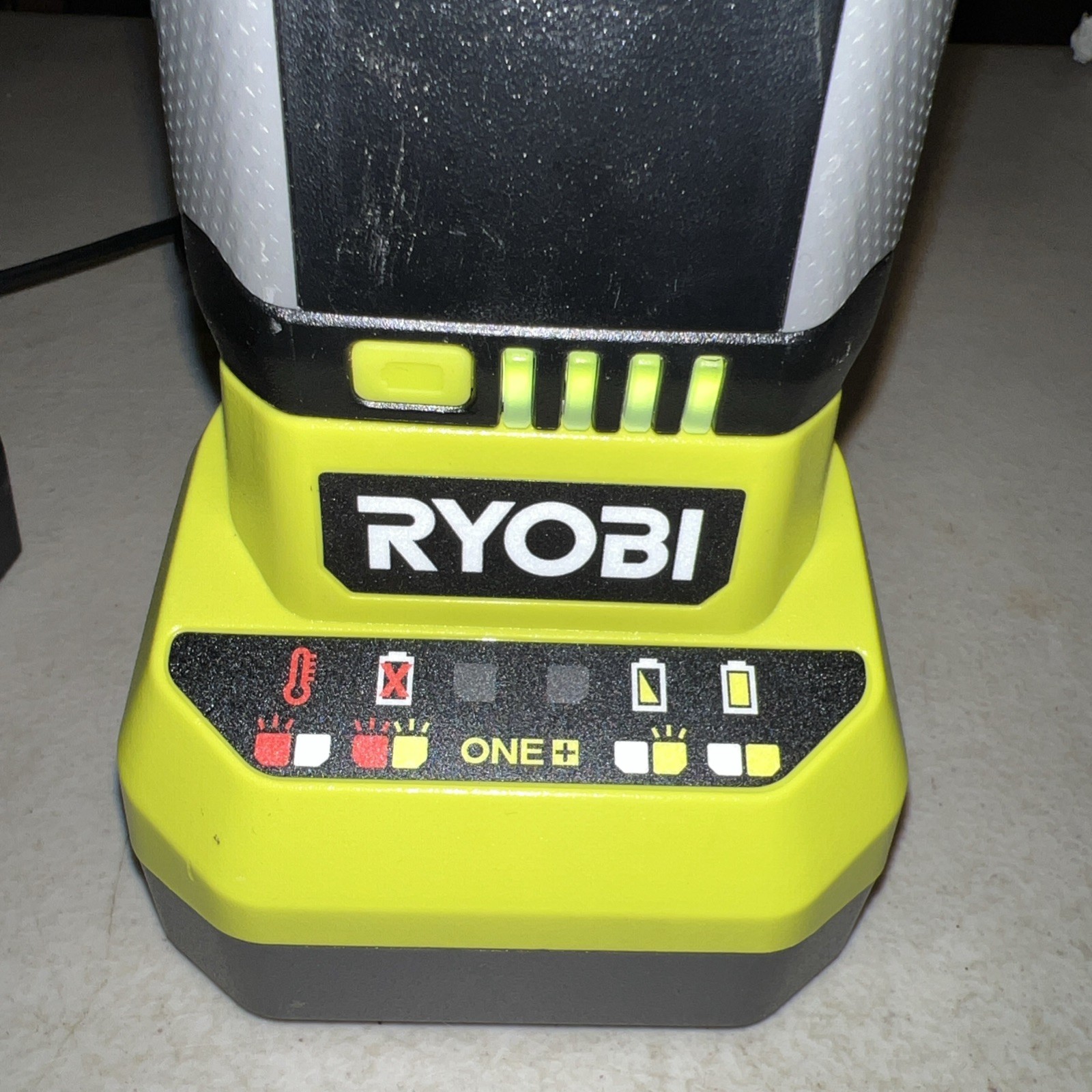 Ryobi One+ 6Ah 18V HIGH PERFORMANCE Lithium-ion Battery PBP017 & PCG002 Charger