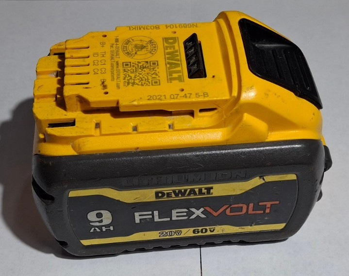 Dewalt Dcb609 Flexvolt 20v/60v 9AH Battery For Parts Or Repair