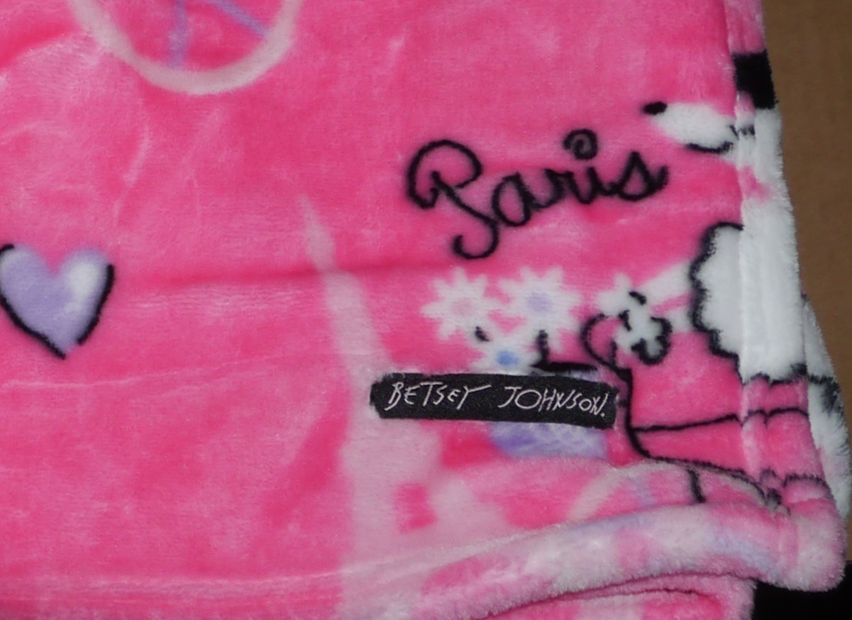 NEW Betsey Johnson 50″x70″ Soft Throw Blanket Poodle Flowers Paris Eiffel Tower