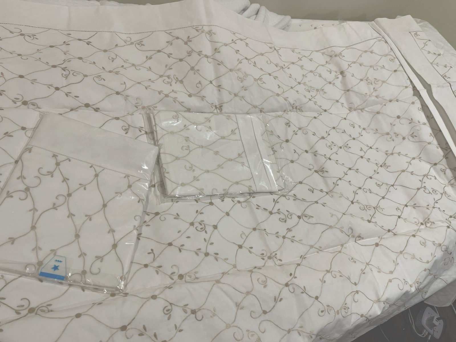 NWT Vietnam 3pc Full Duvet Set 100% Cotton White Embroidery 78”x78”