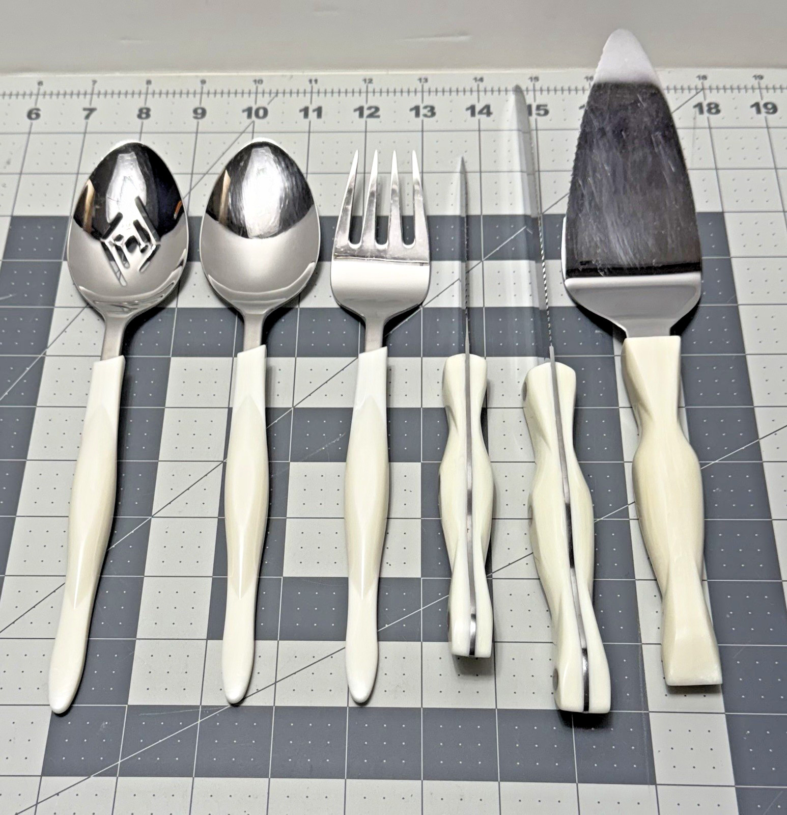 Cutco White Pearl Handled 6 Pc. Serving Set Details in Description FREE SHIPPING