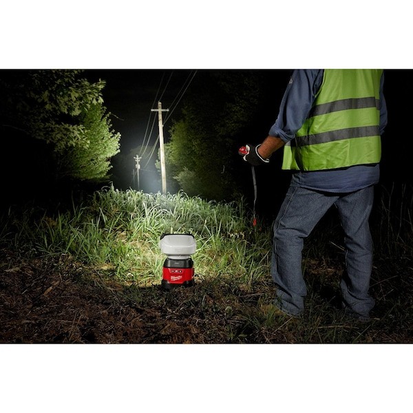 Milwaukee Tool 2123-21Hd M18 Utility Remote Control Search Light Kit With