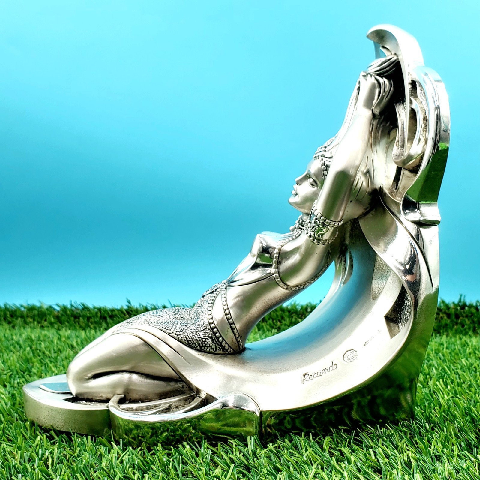 (1) Made In Italy Recuerdo Silver Painted 2.9lb Woman Bookend 7½”×7½”×5″ *FLAWS