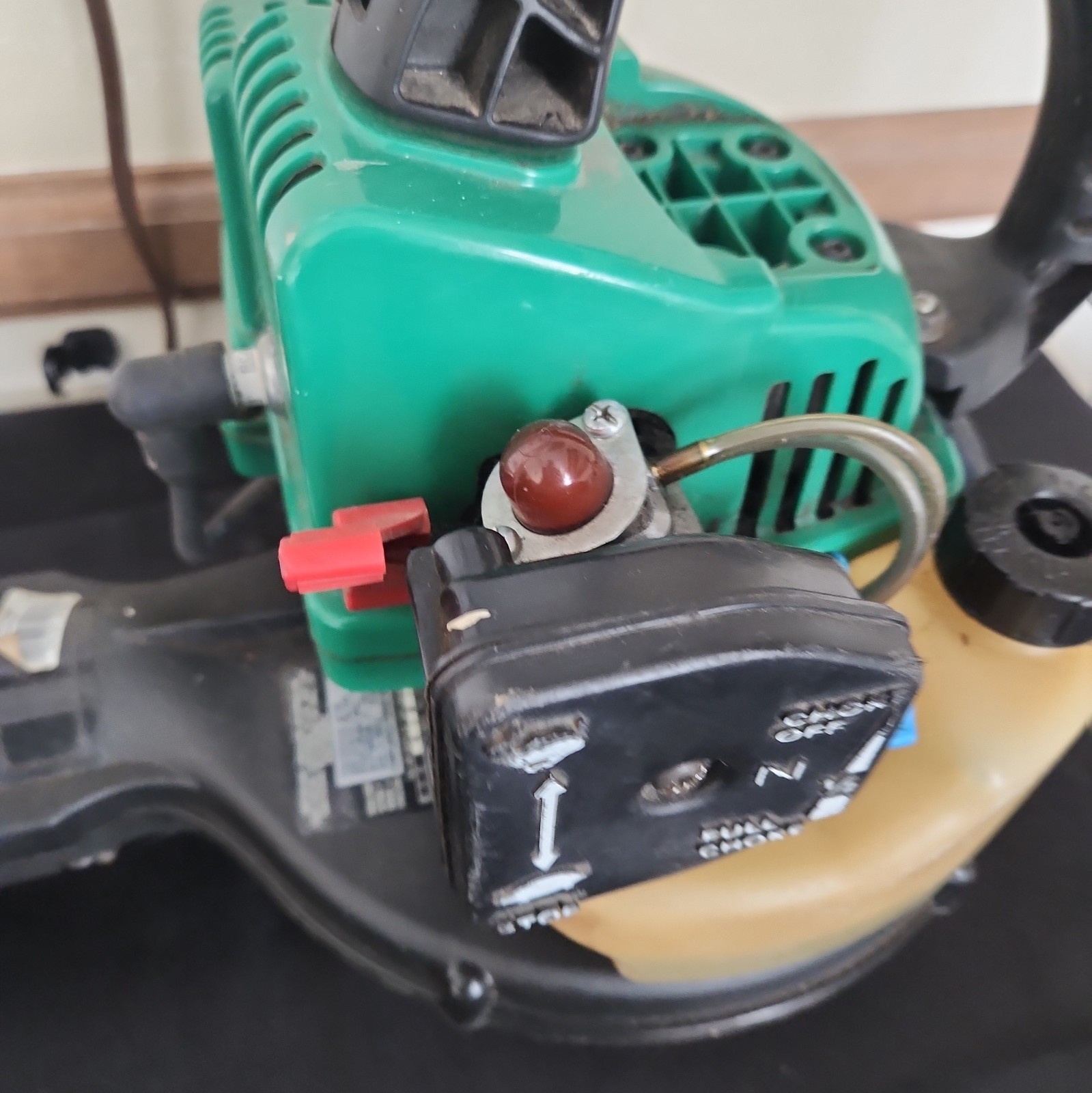 WEED EATER FEATHERLITE GAS BLOWER FL1500LE 23CC 150 MPH WORLDS LIGHTEST