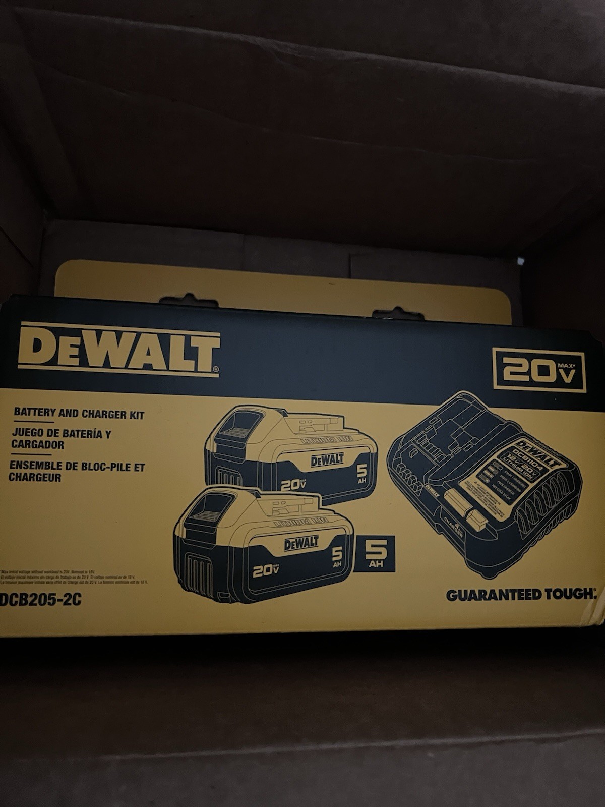 DEWALT DCB205-2CK 20V MAX Battery Starter Kit