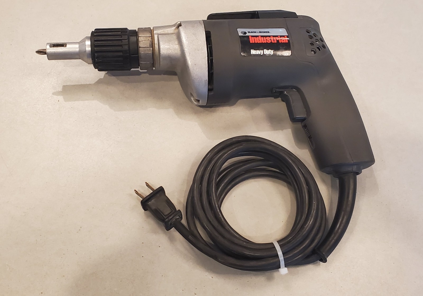 Black & Decker 2037 Corded Electric Drywall Screwdriver 0-4000 rpm. Made In USA