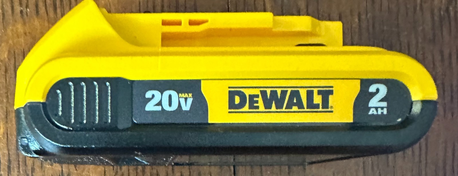 New Dewalt -DCB203- 20V Max Battery 2.0Ah Lithium Ion Li-Ion 20 Volt Date 2025