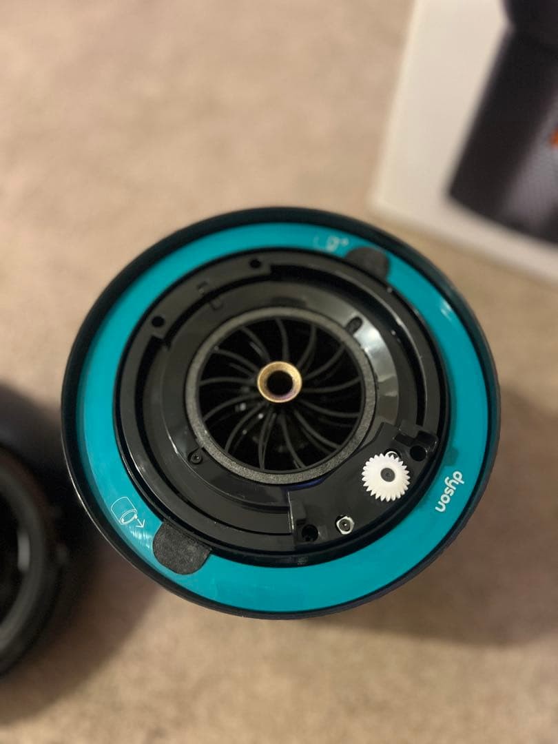 Dyson Pure Cool Me Air Purifier Modern Home Technology / Bladeless Cooling fan