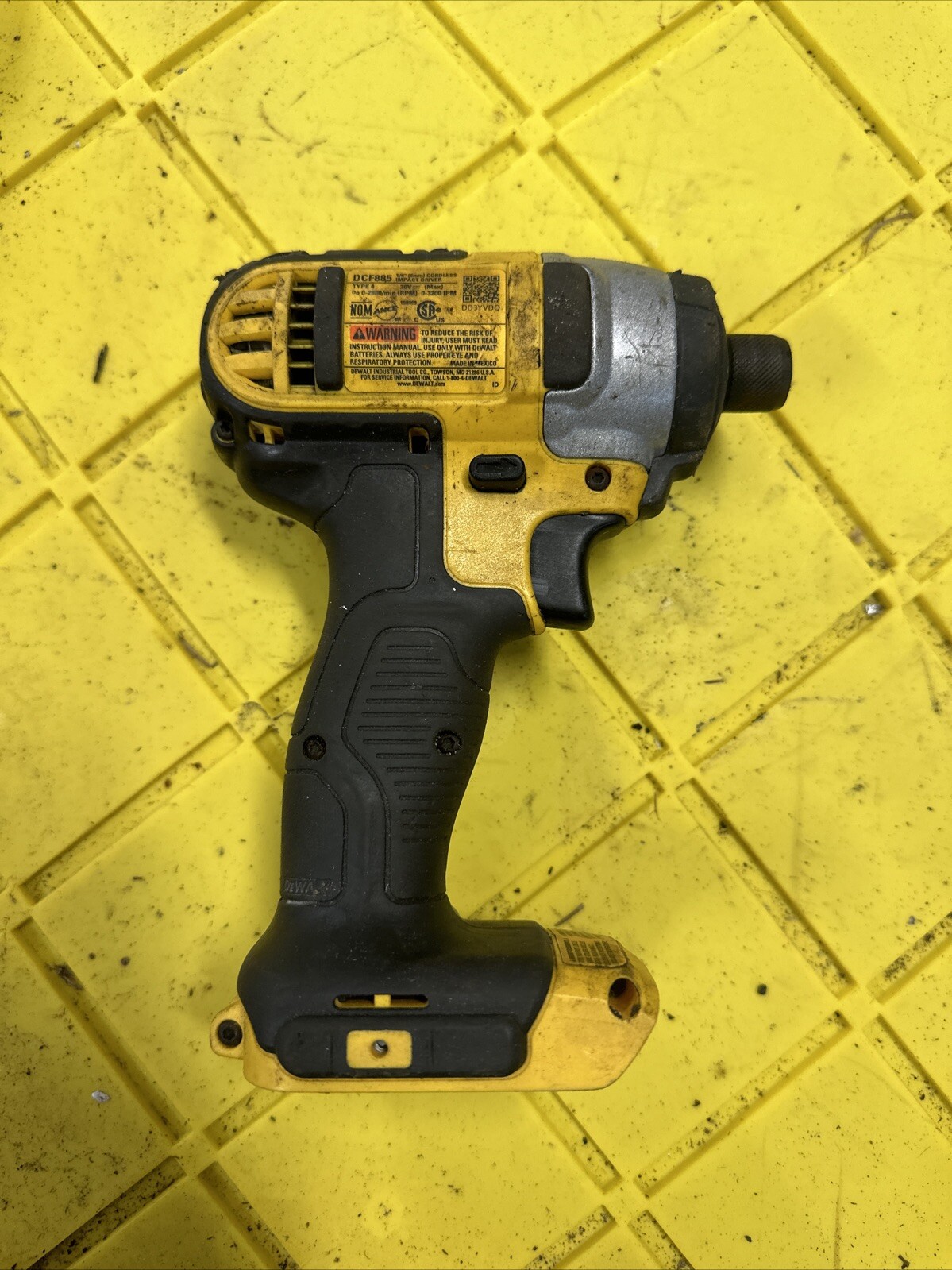 DeWalt DCF885B 20V MAX Li-Ion 1/4″ Cordless Impact Driver No Battery