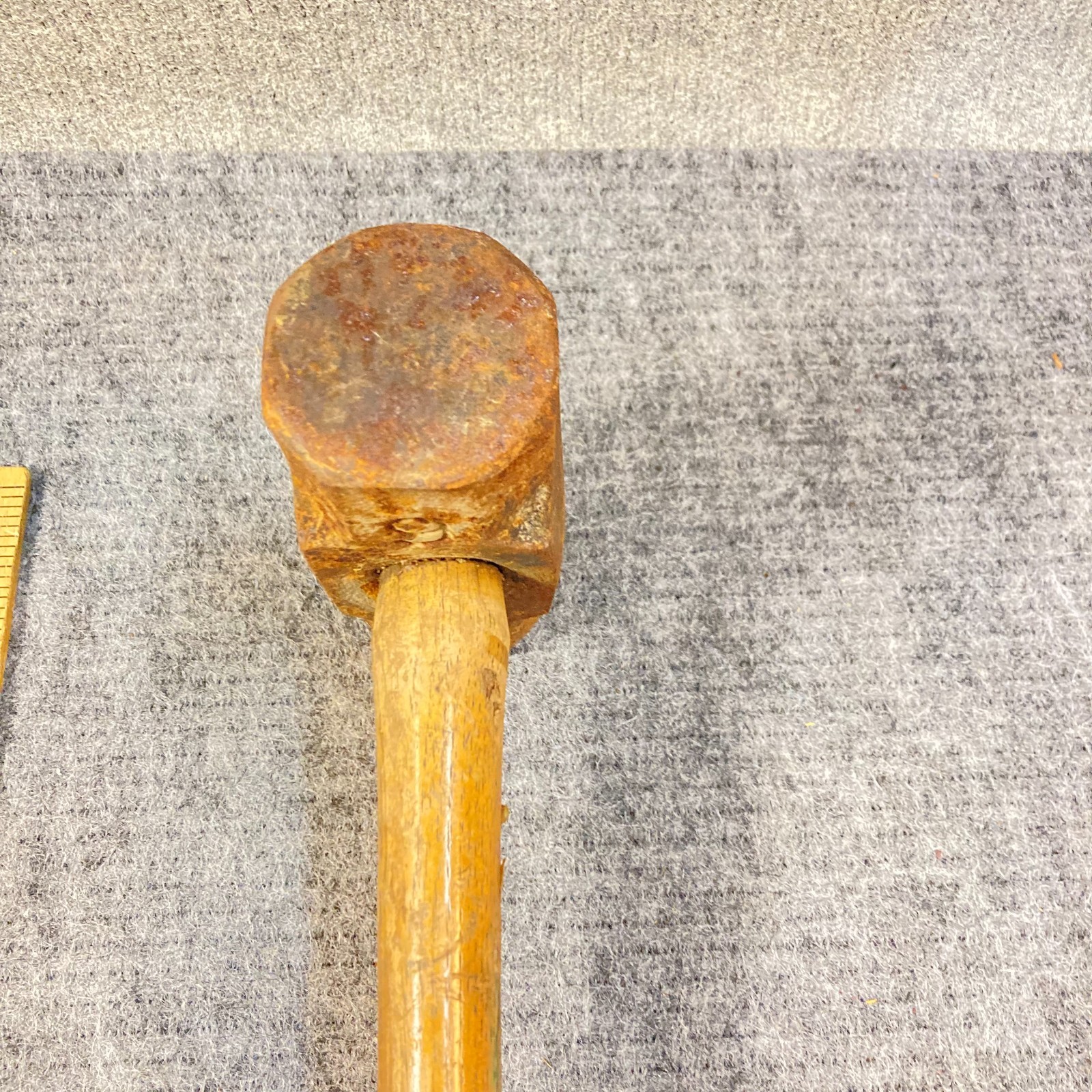 Leetonia 6lb Sledgehammer Octagon Face 20″ Wood Handle USA