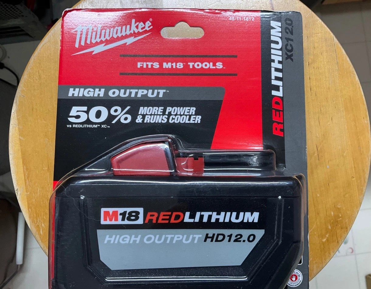 Milwaukee 48-11-1812 M18 RedLithium High Output HD 12.0 Battery Pack New Genuine