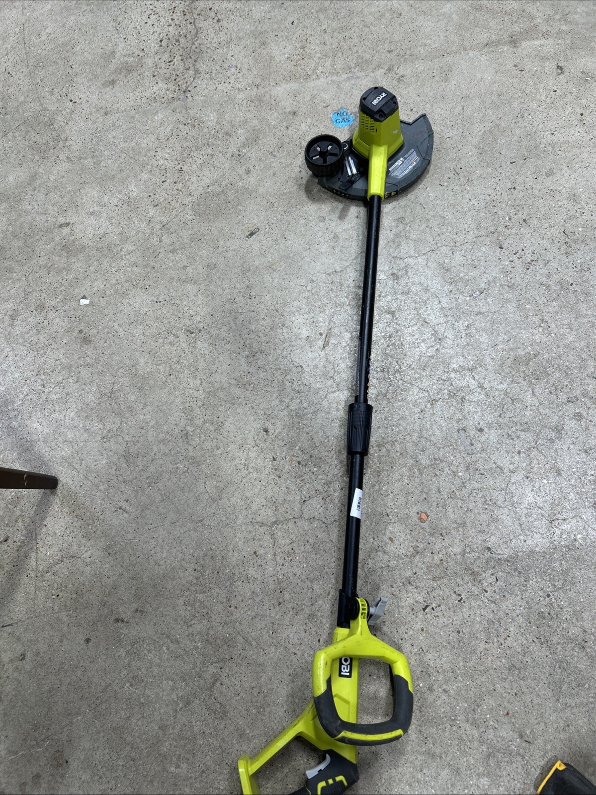 RYOBI ONE+ 18V 9 in. Cordless Battery Edger P2300VNM Z603