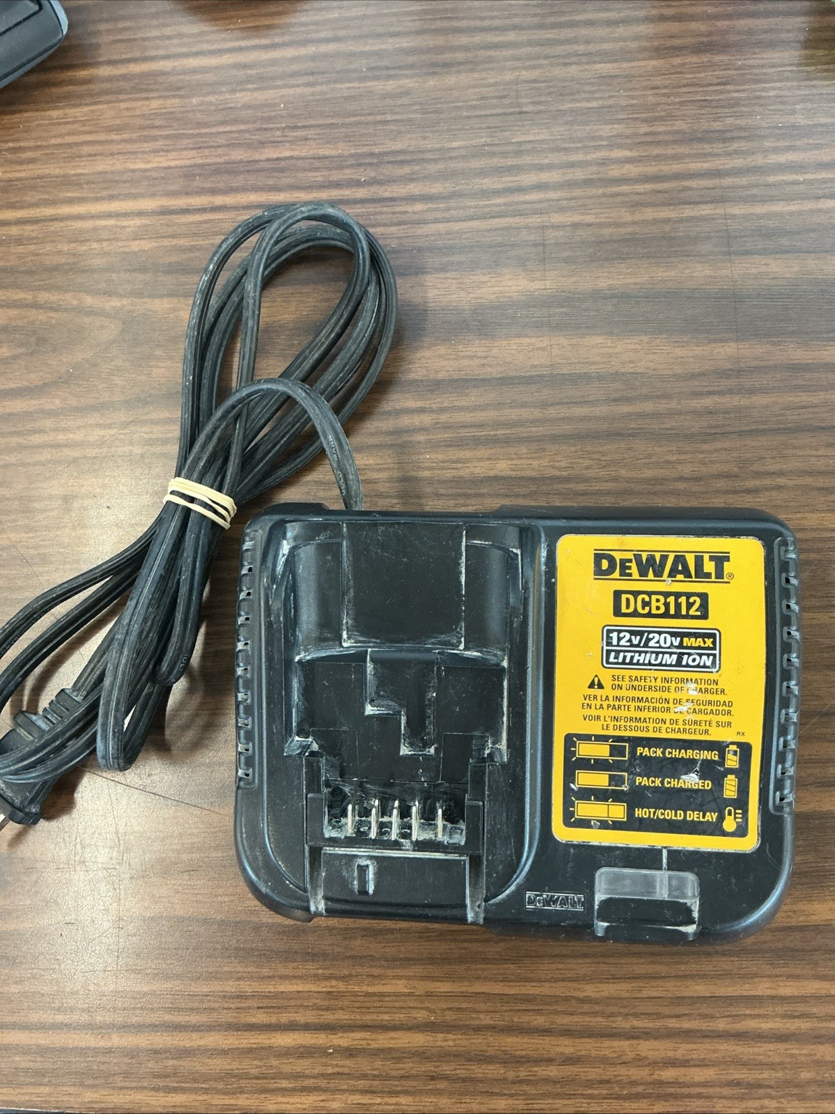 DEWALT DCB112 Battery Charger – Black