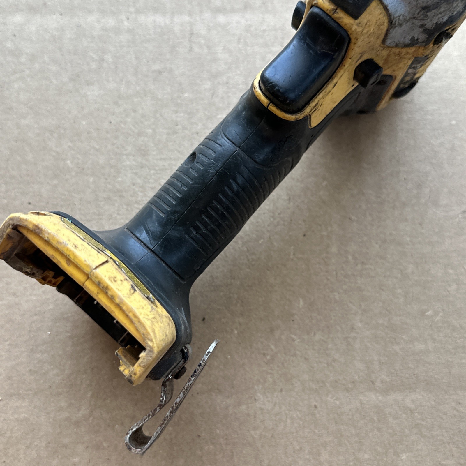 DeWalt DCF885 20V MAX 1/4-inch Cordless Impact Driver HEAVY USE