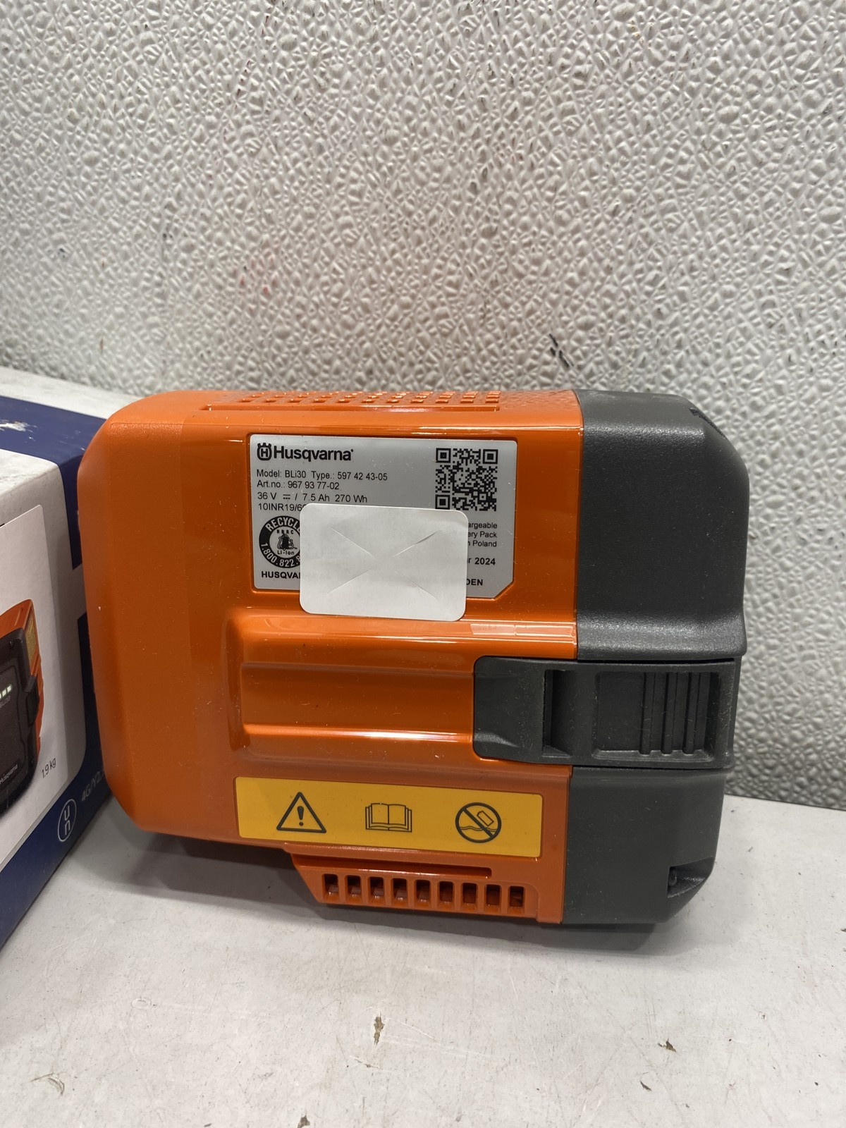 HUSQVARNA Lithium Ion Battery BLi30 7.5Ah 36V 967 93 77-02