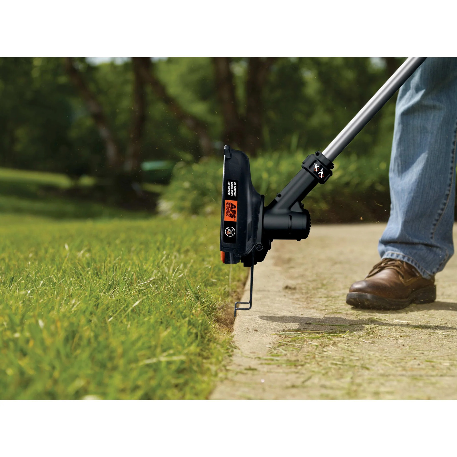 BLACK+DECKER 40V MAX* String Trimmer, 13-Inch – LST136B
