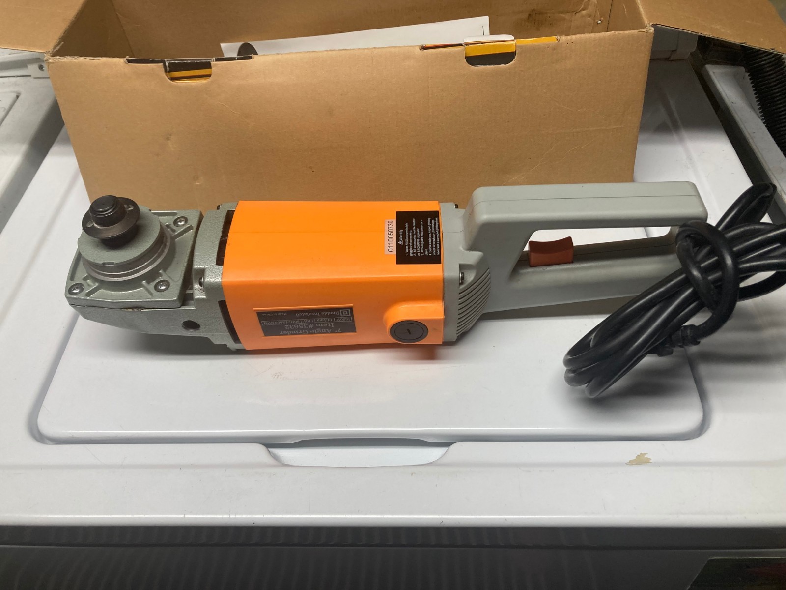 CHICAGO ELECTRIC 35632 120 VOLT 7″ 8000 RPM CORDED ELECTRIC ANGLE GRINDER