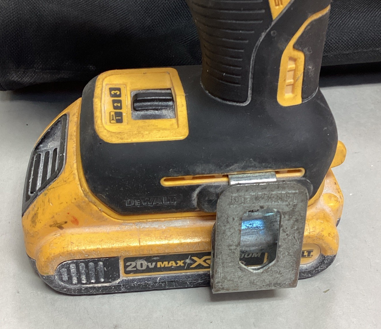 DeWalt DCF887 & DCF809 20V 1/4” Cordless Impact Driver W/Battery & Bag
