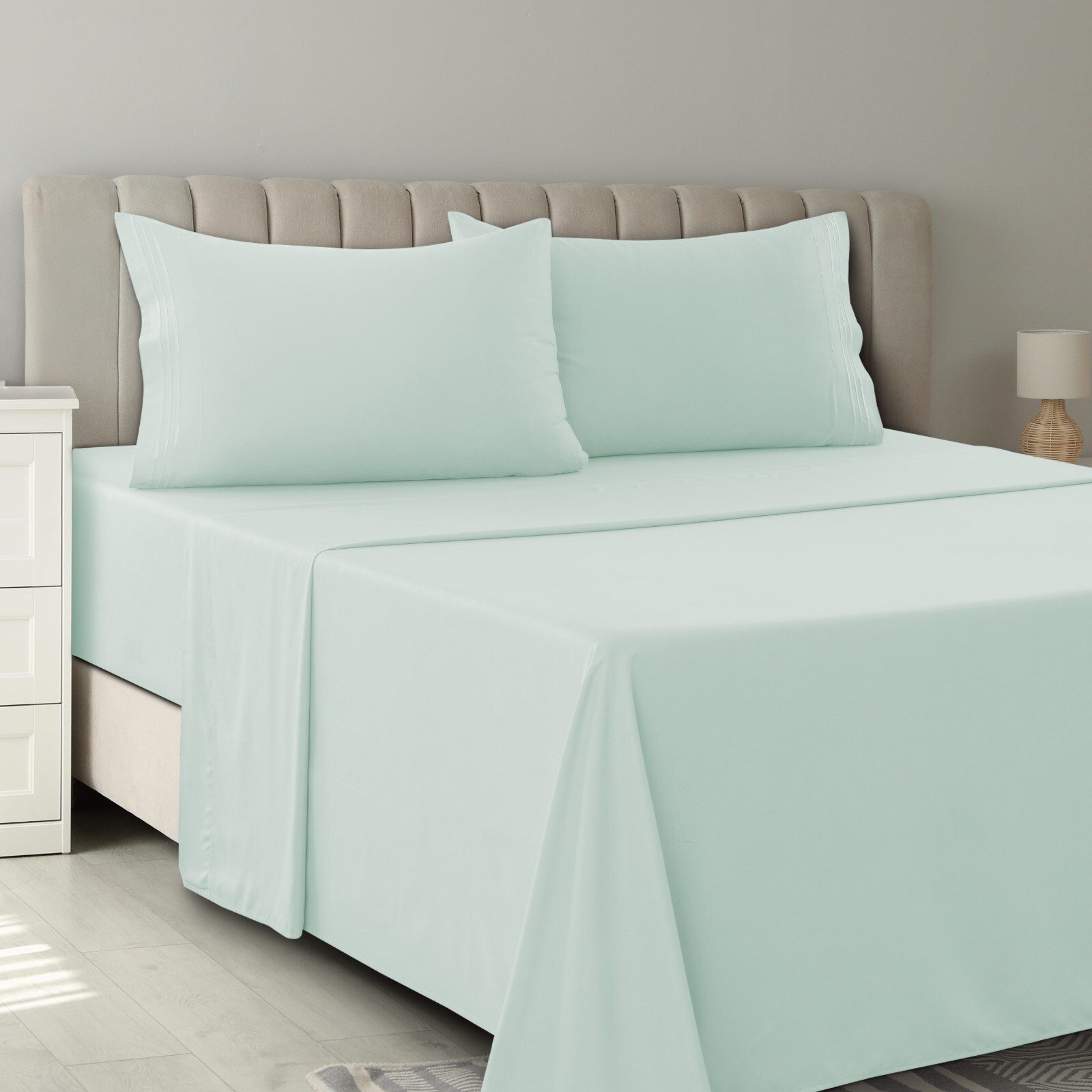 4 Piece Premium Bed Sheet Set Hotel Luxury Ultra Soft Deep Pocket Sheets Set