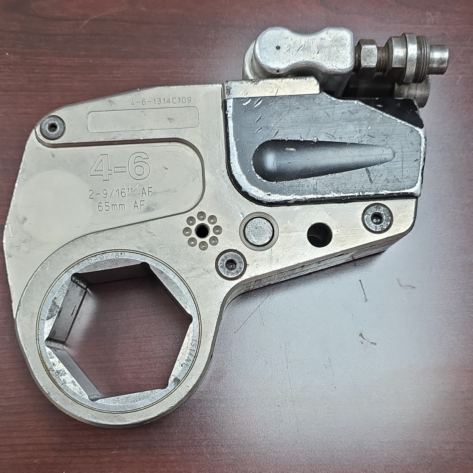 4-6 Ratcheting Torque Wrench, Adjustable Metal, 2-9/16 in (65mm) AF
