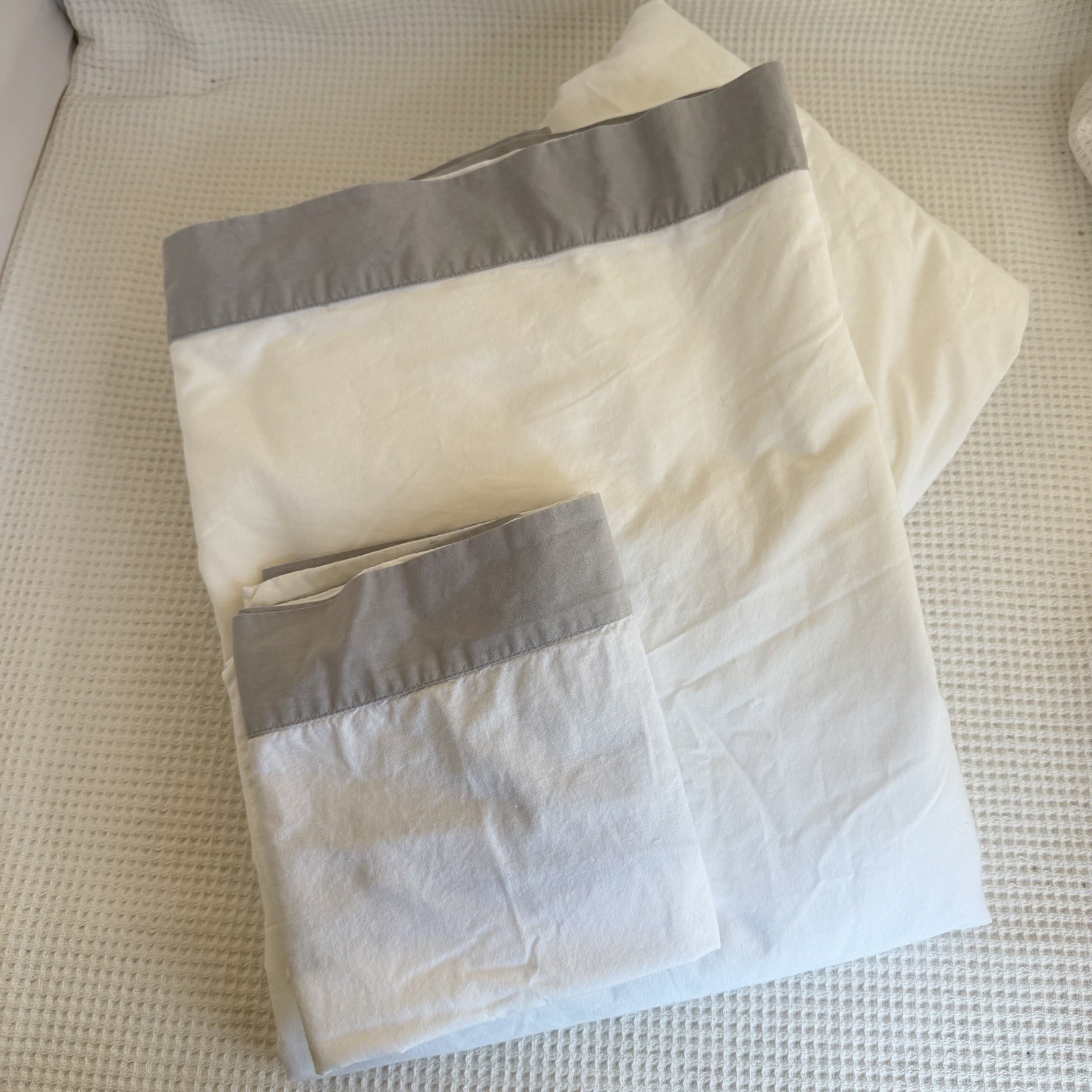 PBT Pottery Barn Teen Twin XL Sheet Set Flat Fitted Pillowcase White Gray Trim