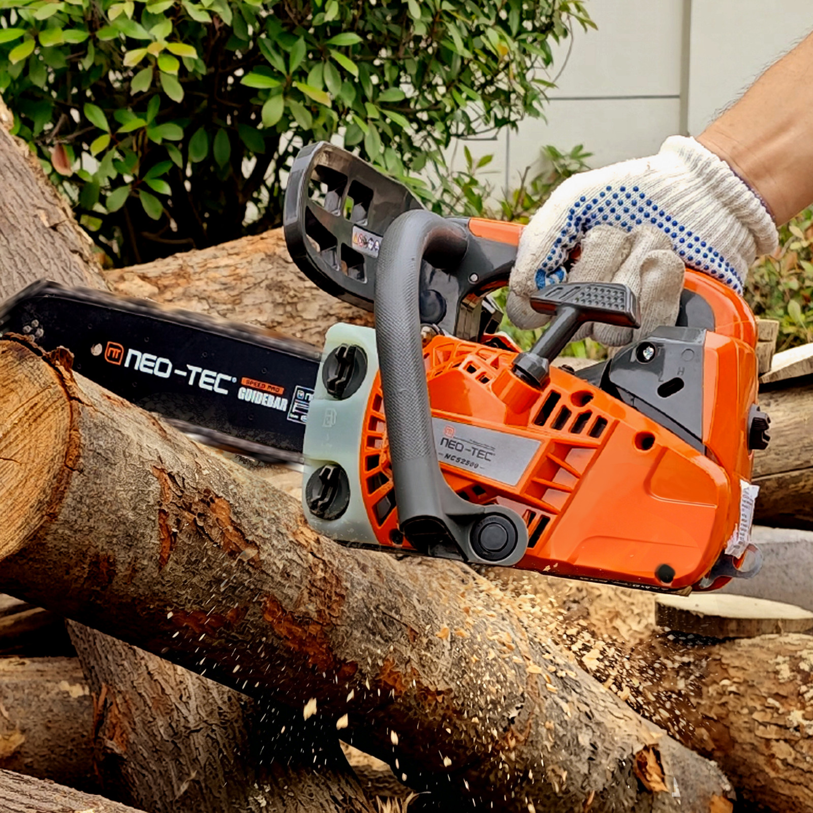 25.4cc Gas Top Handle Chainsaw with 12” Bar Chain 2-Stroke Engine Cut Tree Wood