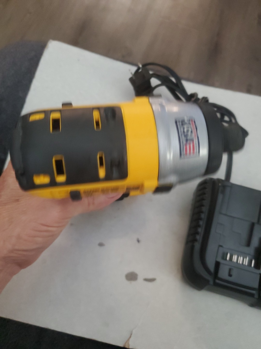 DEWALT 20 Volt 1/4 Impact Driver And Battery Charger