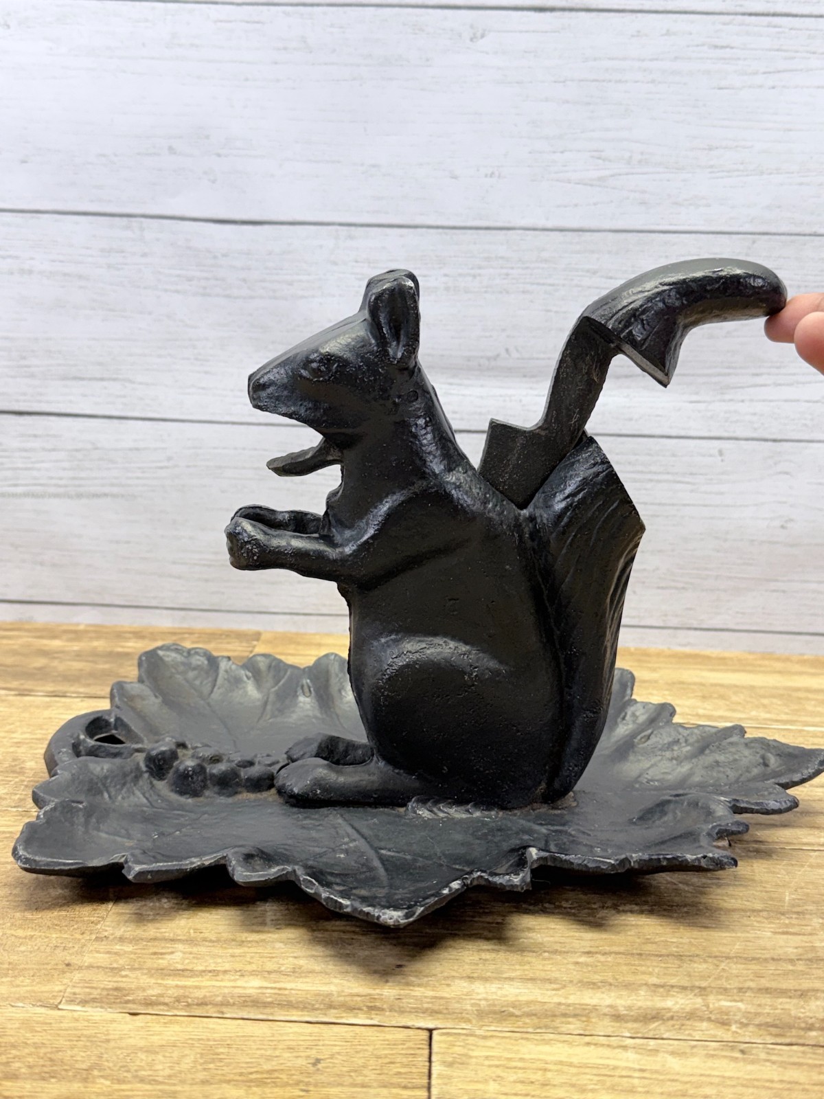 Vtg 7″ Cast Aluminum Squirrel Nutcracker Leaf Tray Nut Dish 1970s Fall Figure