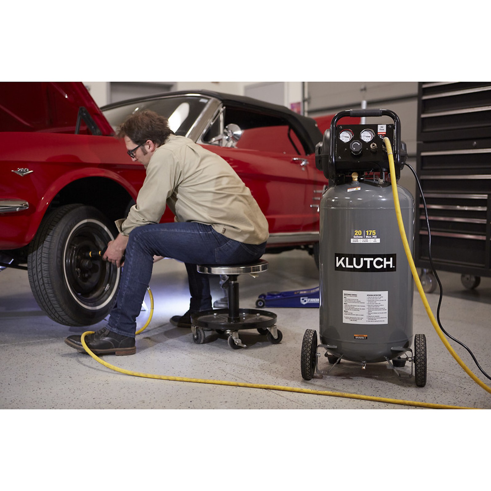 Klutch 20-Gallon Air Compressor, 2 HP, 120 Volts, 175 PSI, Model# 203001004001
