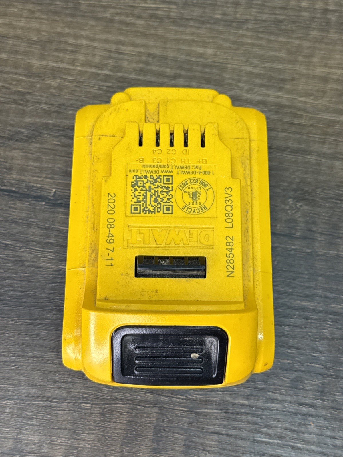 DEWALT DCB203 20V 2AH BATTERY (B26004510)