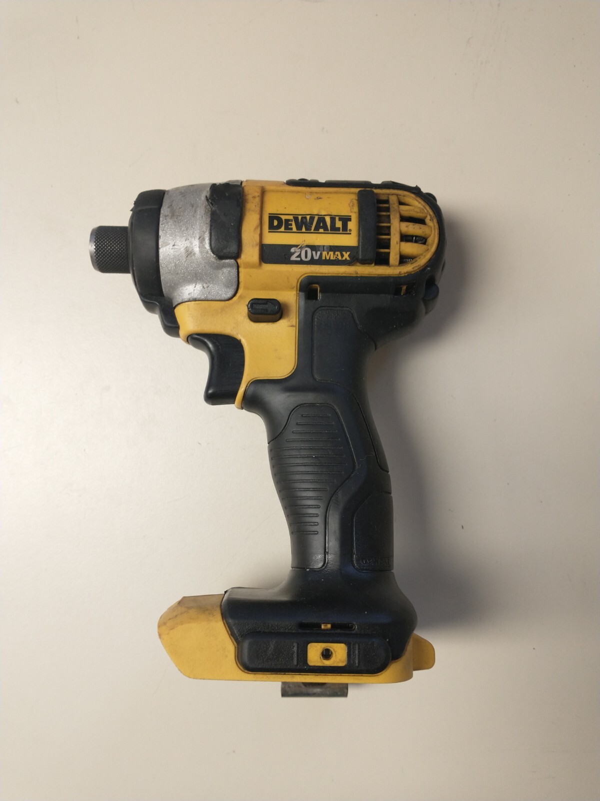 DeWalt DCF885B 20V MAX Li-Ion 1/4″ Cordless Impact Driver No Battery Clip H