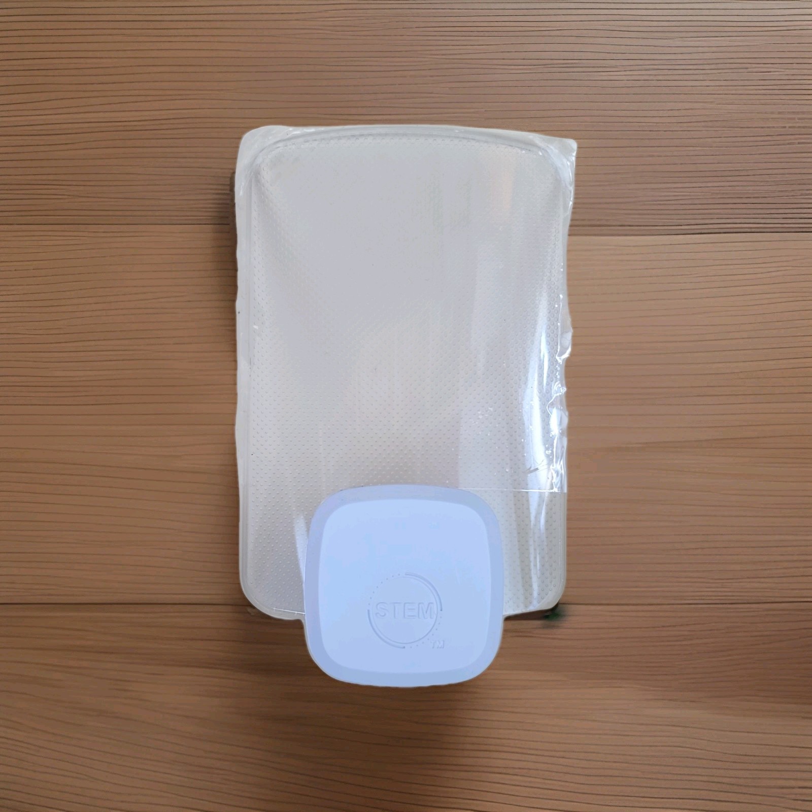 STEM Indoor Plug-In Light Trap Value Pack 1 Device + 2 Refills – NEW Without Box