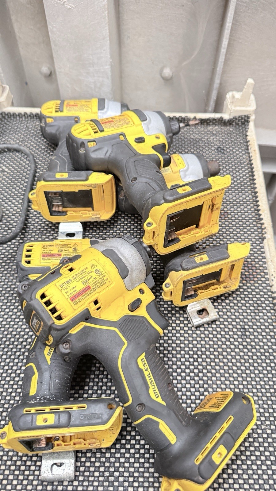DeWalt DCF885 20V MAX 1/4″ Cordless Impact Driver Tool Only