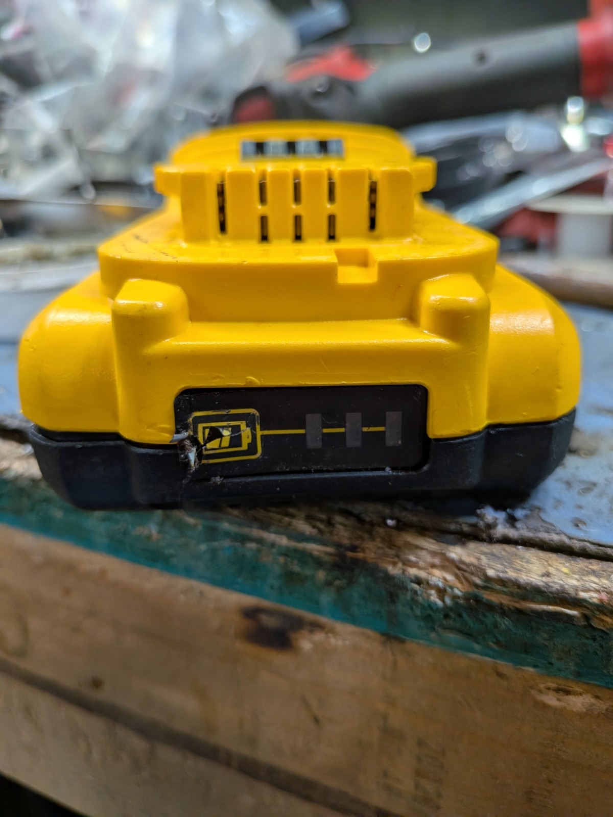 DeWalt compact DCB530 3Ah upgraded to a 5Ah 20v max compact battery pack