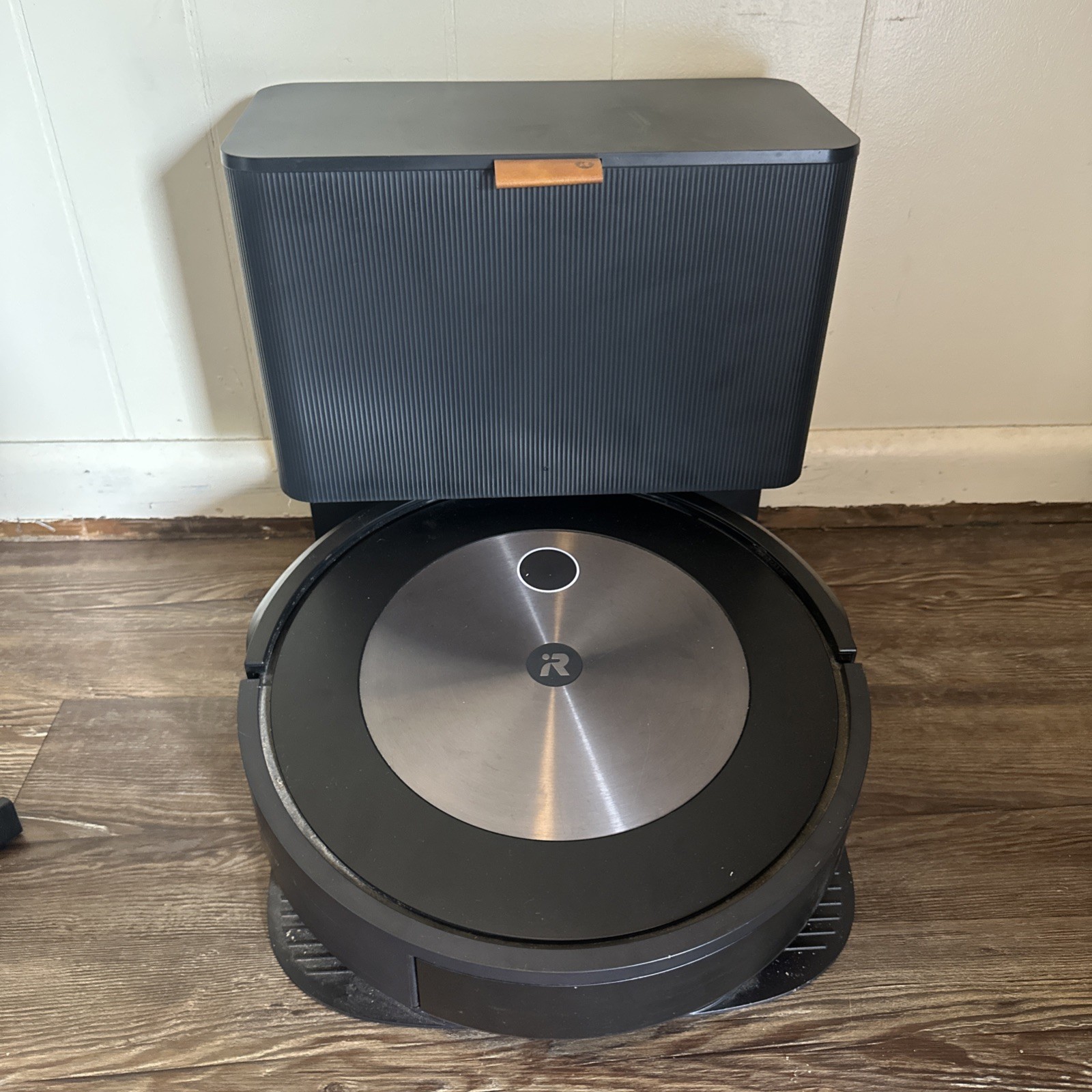 IRobot Roomba J7+ Wi-Fi Self-Empty Robot Vacuum (j7550)(RVE-Y1)
