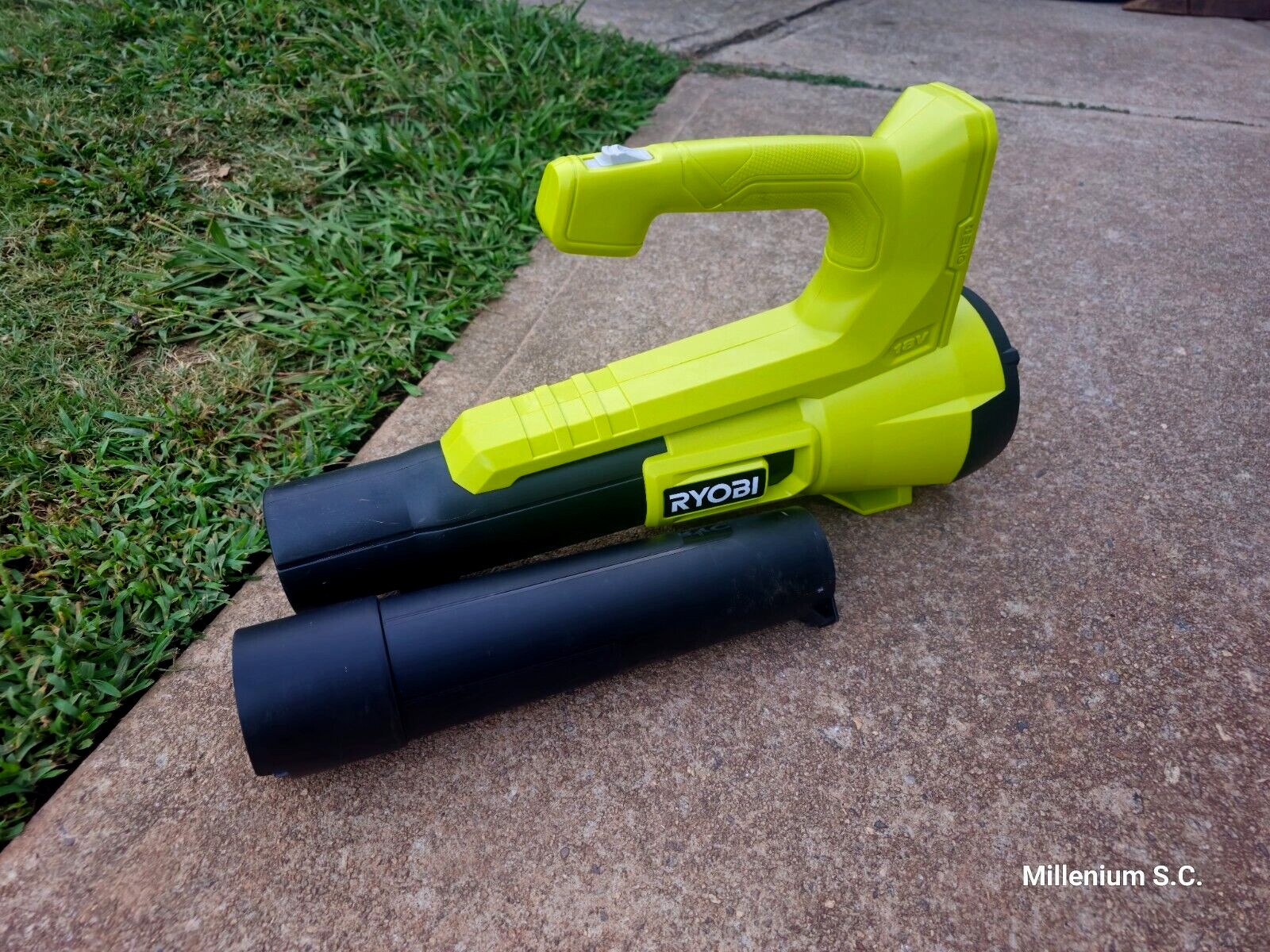 Ryobi ONE+ 18V 90 MPH 250 CFM Cordless Battery Leaf Blower/Sweeper – (TOOL ONLY)