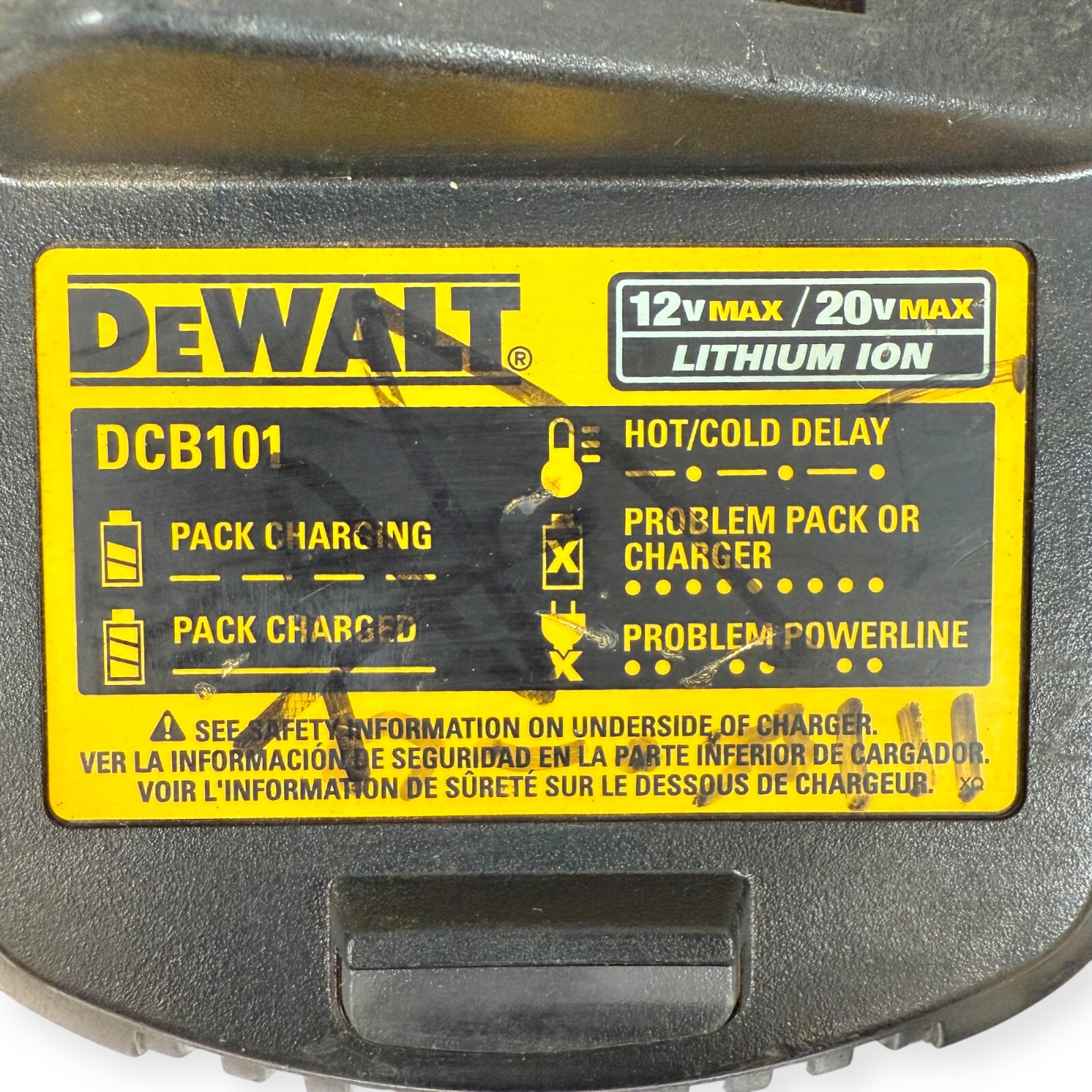 Dewalt DCB101 12V – 20V Max Lithium Ion Battery Charger, Black