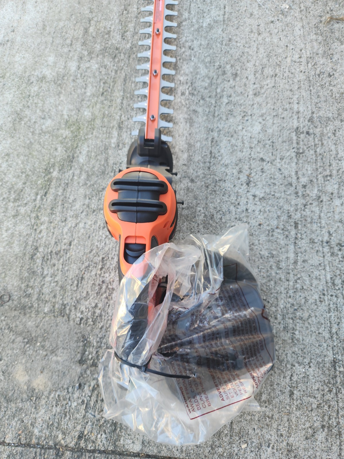 Edge trimmer BEHT350 120V 4 Amp 22 in. Electric black and decker New no