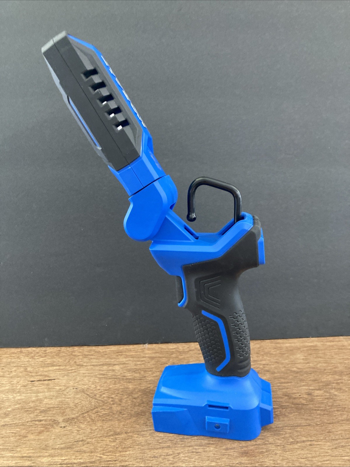 Kobalt KML 124B-03 24V 700-lumen Cordless Work Light Tool Only No Battery