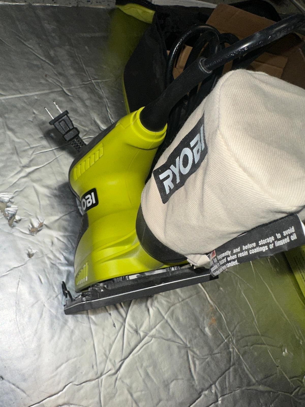 Ryobi S652DGK 2amp 1/4″ Sheet Finish Sander