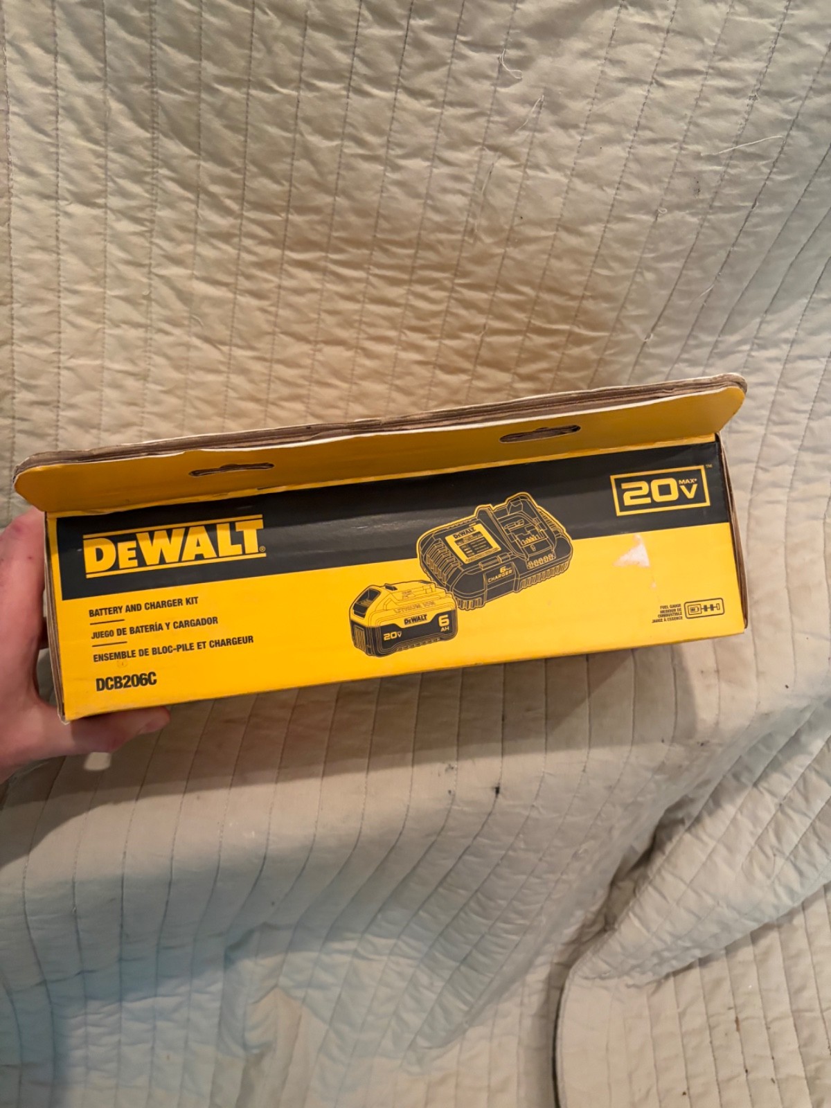 New Dewalt DCB206C 20-Volt MAX Lithium-Ion 6.0 Ah Battery Pack & Charger Kit