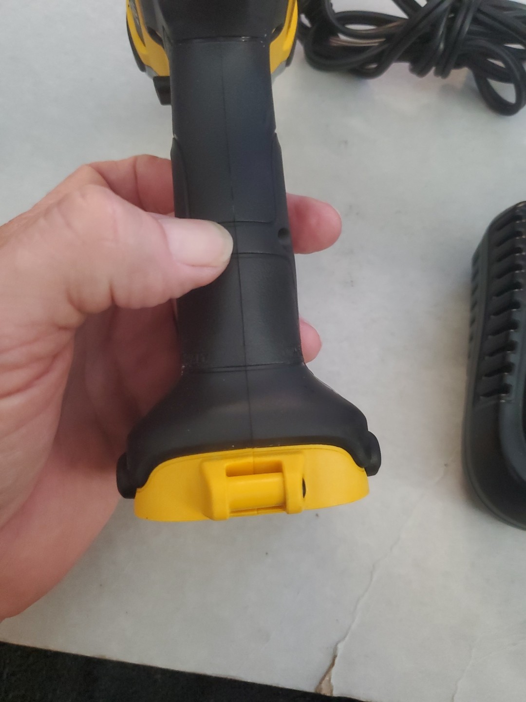 DEWALT 20 Volt 1/4 Impact Driver And Battery Charger