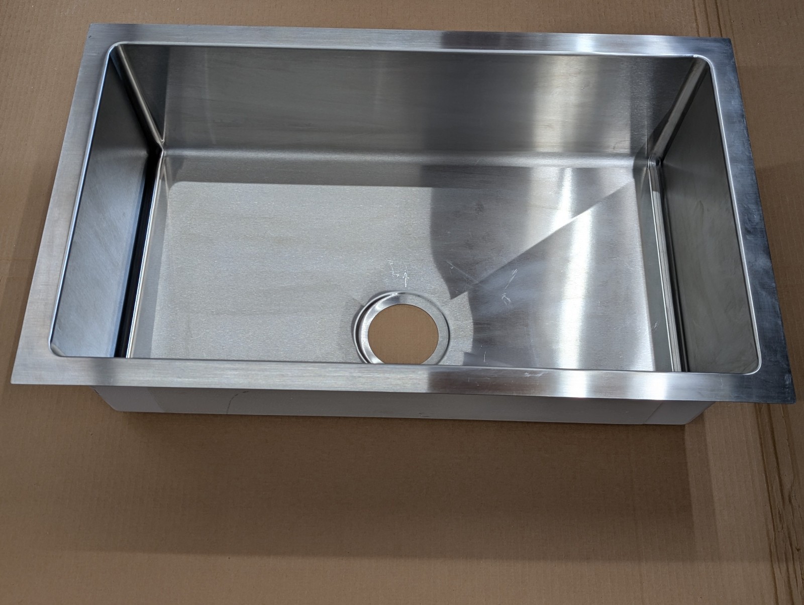 Elkay Crosstown Undermount Stainless Kitchen Sink 30 1/2″ Single Basin EFRU2816T
