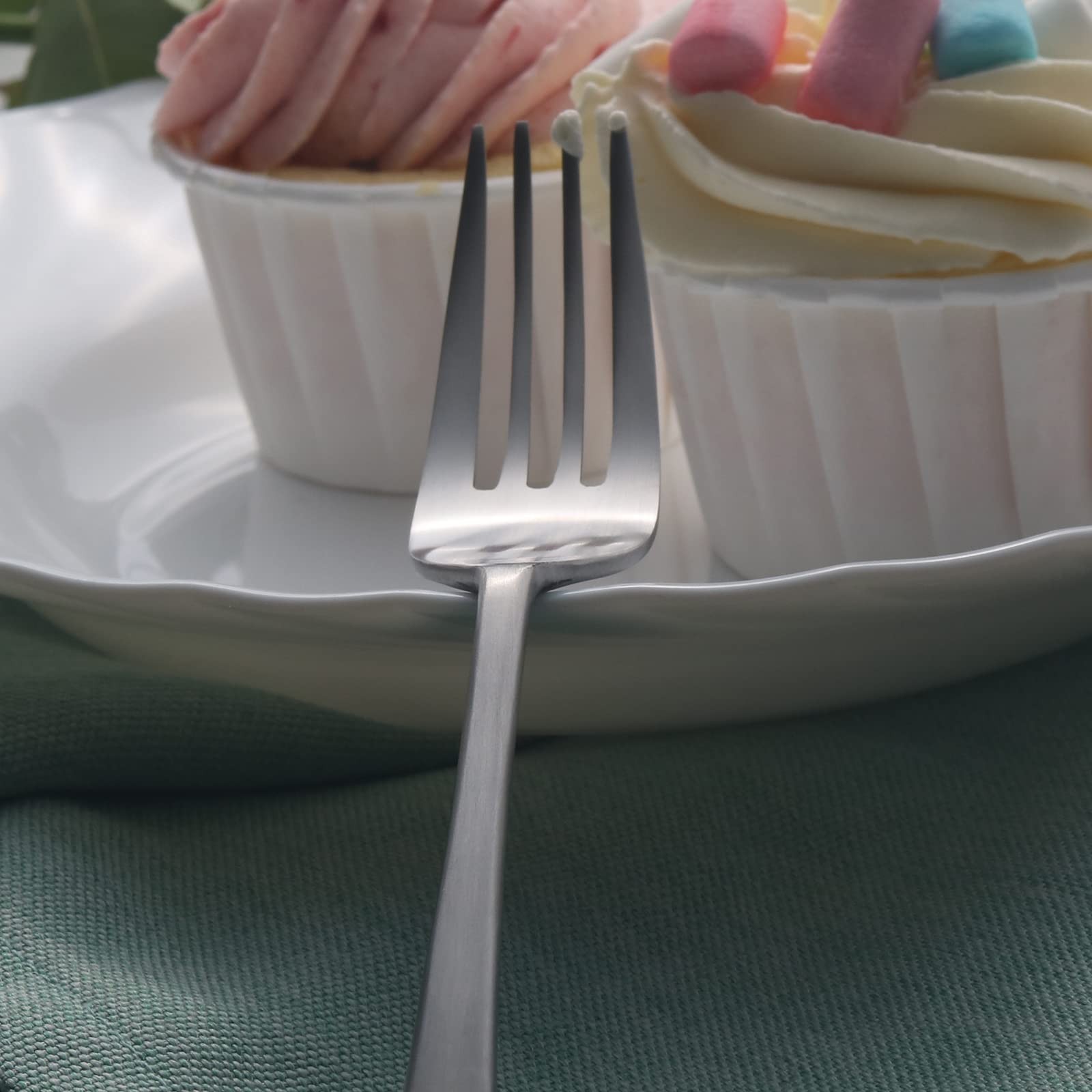 Alata Bailey 20-Piece Forged Stainless Steel Flatware 20 pieces for 4, Satin