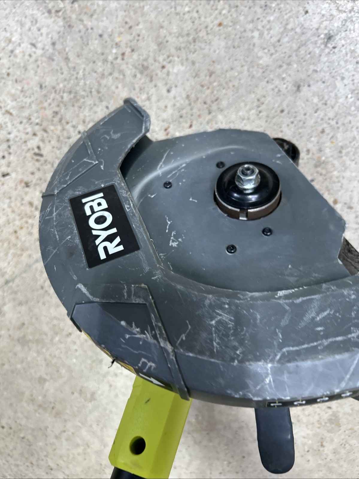 RYOBI ONE+ 18V 9 in. Cordless Battery Edger P2300VNM Z603