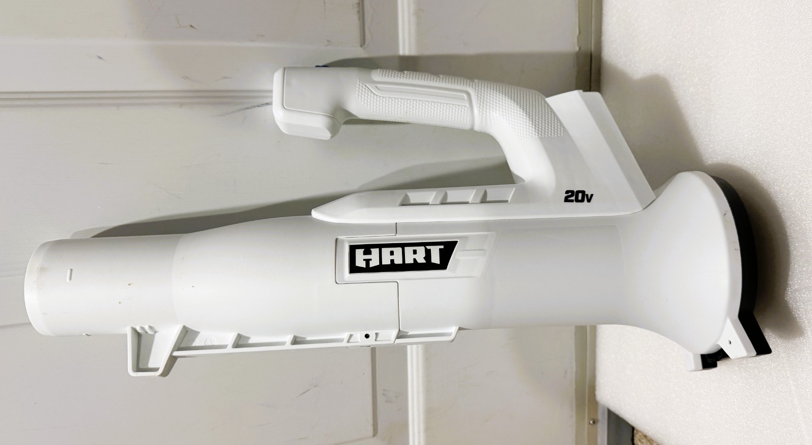 HART 20V 200 CFM Cordless Blower/Sweeper – Battery & Charger NOT Included