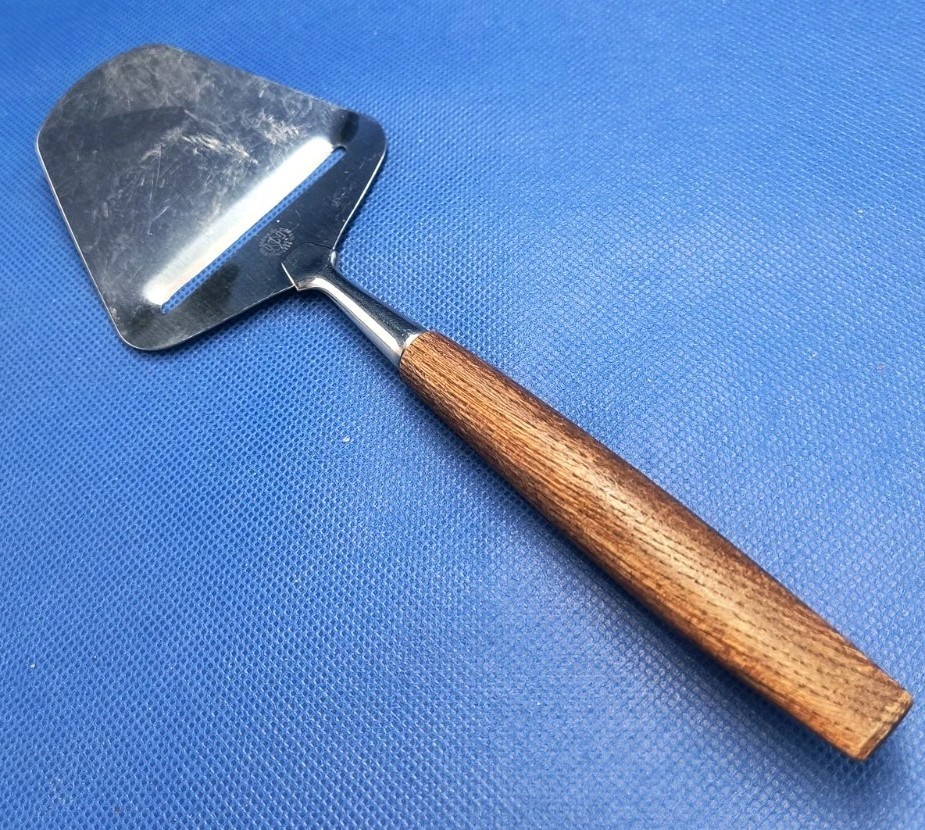 Karlsson & Nilsson KN cheese plane Sweden wood/stainless
