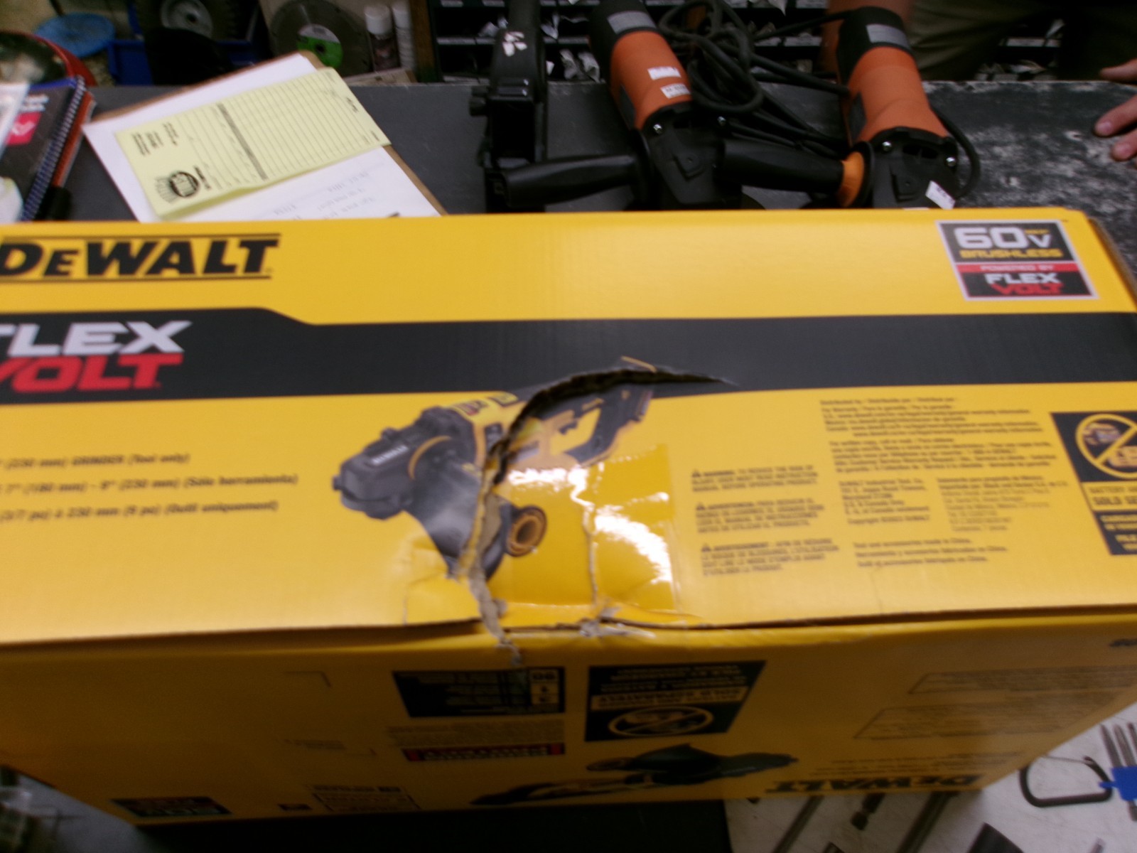 [NEW] (DCG460B) DEWALT 60V MAX* 7 “-9” Large Angle Grinder